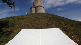 26.06.2013., Nin – Predstavljanje naslovnice, vizualnog identiteta i kreativnog tima najveceg kataloga na svijetu Neodoljiva Hrvatska, pored krunidbene crkve svetog Nikole u Ninu. Photo: Zeljko Mrsic/PIXSELL 26.06.2013., Nin – Predstavljanje naslovnice, vizualnog identiteta i kreativnog tima najveceg kataloga na svijetu Neodoljiva Hrvatska, pored krunidbene crkve svetog Nikole u Ninu. Photo: Zeljko Mrsic/PIXSELL