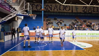 Fešta u povodu 80. rođendana Pina Giergie: Vetarani KK Zadar – Veterani KK Olimpija Fešta u povodu 80. rođendana Pina Giergie: Vetarani KK Zadar – Veterani KK Olimpija