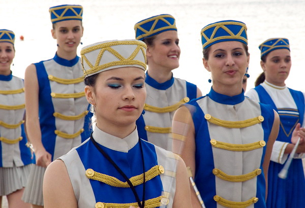 Biograd: Mazoretkinje, gradska glazba i srednjovjekovni biogradski kostimi