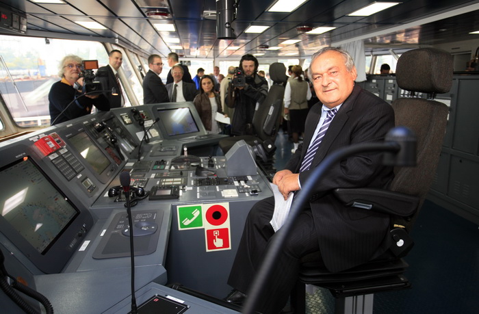 Rijeka, 251011.
U rijeckom brodogradilistu 3. maj danas je Tankerska plovidba Zadar preuzela tanker Vinjerac porinut krajem svibnja. Rijec je o drugom istovjetnom tankeru izgradjenom u 3. maju za zadarskog narucitelja. Sluzi za prijevoz nafte, naftnih pre Rijeka, 251011.
U rijeckom brodogradilistu 3. maj danas je Tankerska plovidba Zadar preuzela tanker Vinjerac porinut krajem svibnja. Rijec je o drugom istovjetnom tankeru izgradjenom u 3. maju za zadarskog narucitelja. Sluzi za prijevoz nafte, naftnih pre