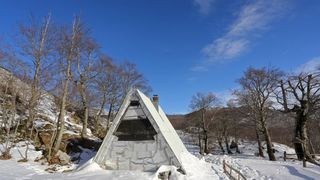 16.03.2014., Juzni Velebit – Topljenje snijega na Juznom Velebitu i procvjetani prvi planinski cvjetovi u ranom proljecu najavljuju skorasnje toplije vrijeme. Photo: Filip Brala/PIXSELL Autor Filip Brala/PIXSELL Ključne riječi rekreacija, planina, pro 16.03.2014., Juzni Velebit – Topljenje snijega na Juznom Velebitu i procvjetani prvi planinski cvjetovi u ranom proljecu najavljuju skorasnje toplije vrijeme. Photo: Filip Brala/PIXSELL Autor Filip Brala/PIXSELL Ključne riječi rekreacija, planina, pro