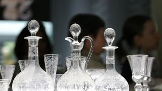 U Muzeju za umjetnost i obrt otvorena je izložba ” Transparentna ljepota – Staklo iz hrvatskih muzeja”. Transparentna ljepota rezultat je trogodišnjeg rada stručnjaka iz 30-tak hrvatskih muzeja. Uz postav dijela izložbe Transparentna ljepota u MUO, istodo