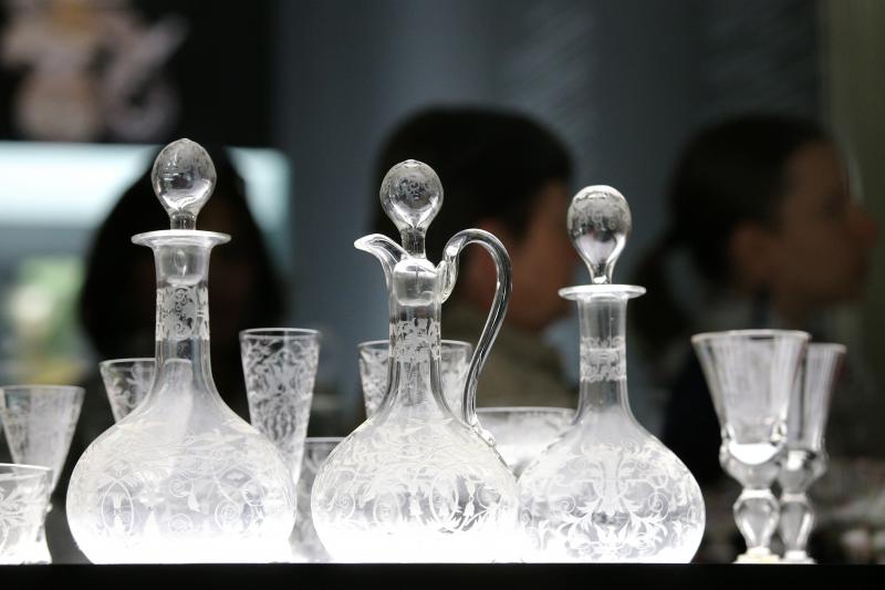 U Muzeju za umjetnost i obrt otvorena je izložba ” Transparentna ljepota – Staklo iz hrvatskih muzeja”. Transparentna ljepota rezultat je trogodišnjeg rada stručnjaka iz 30-tak hrvatskih muzeja. Uz postav dijela izložbe Transparentna ljepota u MUO, istodo