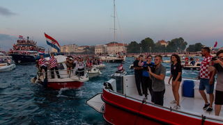 Veličanstven doček četvorice zadarskih Vatrenih od Gradskog mosta do Foruma