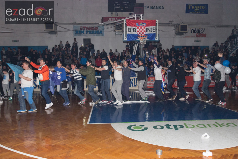 Humanitarno gledanje utakmice Zadar-Cibona (85-84) u Jazinama Humanitarno gledanje utakmice Zadar-Cibona (85-84) u Jazinama
