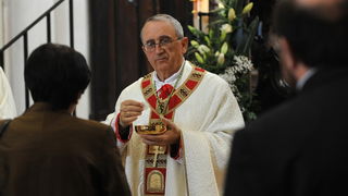 Zadar, 240411.
Uskrsnju misu u katedrali Sv. Stosije predvodio je zadarski nadbiskup Zelimir Puljic.
Foto : Andrija Lucic / cropix