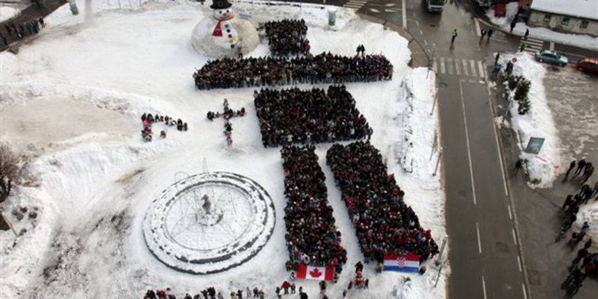 Gospić: 187. Milenijska fotografija Šime Strikomana Gospić: 187. Milenijska fotografija Šime Strikomana