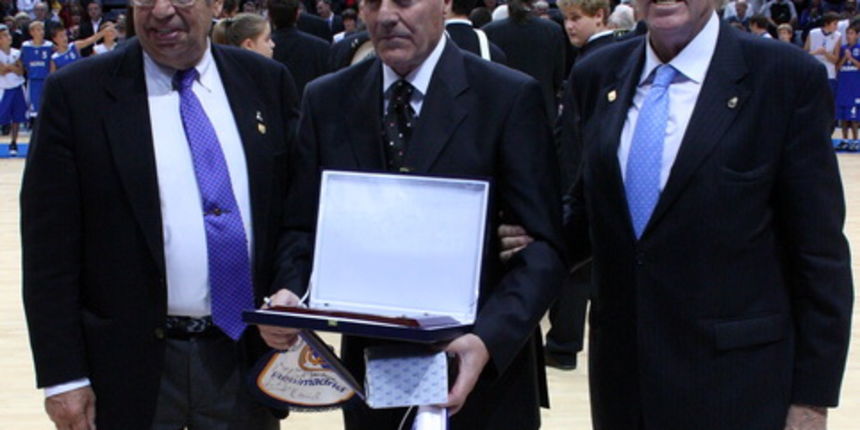 KK Zadar – Real Madrid, umirovljenje dresova 10 (Giuseppe Giergia) i 11 (Kresimir Cosic), Foto; Mladen Malik