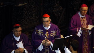 Zadar, 300110.
Pogreb zadarskog nadbiskupa Ivana Prendje u crkvi Svete Stosije.
Zadarski nadbiskup Ivan Prendja preminuo je iznenada  25. sijecnja 2010. godine u Zagrebu u 71. godini zivota, nakon 46 godina svecenistva i 20 godina biskupstva.
Na fotografi