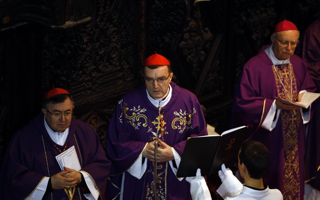 Zadar, 300110.
Pogreb zadarskog nadbiskupa Ivana Prendje u crkvi Svete Stosije.
Zadarski nadbiskup Ivan Prendja preminuo je iznenada  25. sijecnja 2010. godine u Zagrebu u 71. godini zivota, nakon 46 godina svecenistva i 20 godina biskupstva.
Na fotografi