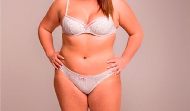 Jedna žena kroz Photoshop diljem svijeta