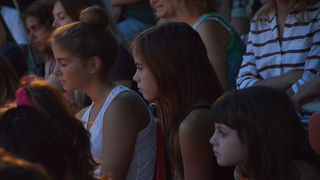 Ružno pače u izvedbi Dragon Teatra Ružno pače u izvedbi Dragon Teatra