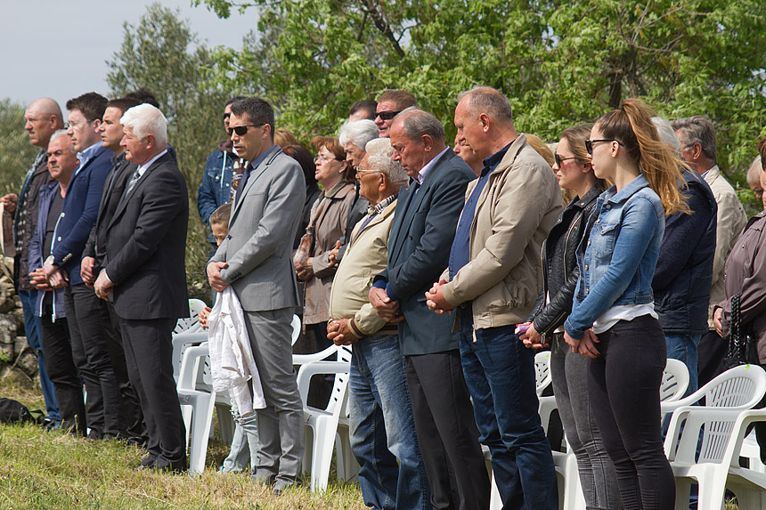 Misa na ostacima crkve na Petrini, foto: Leo Banić Misa na ostacima crkve na Petrini, foto: Leo Banić