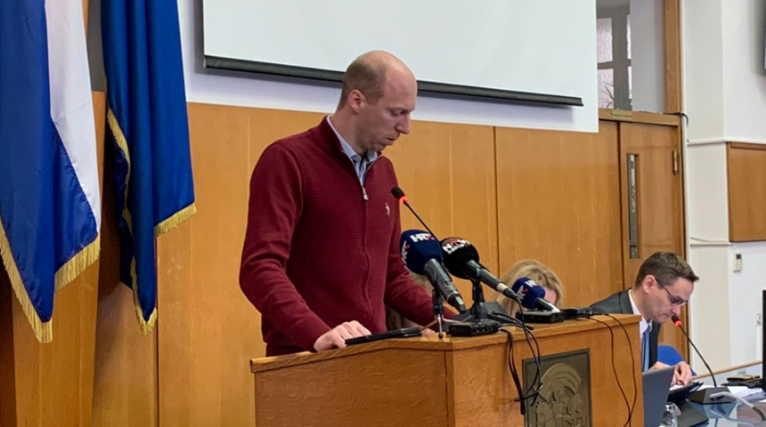 Sjednica gradskog vijeća SDP-ov Radeta traži smjenu direktora Vodovoda zbog kvalitete vode u Zadru Sjednica gradskog vijeća SDP-ov Radeta traži smjenu direktora Vodovoda zbog kvalitete vode u Zadru