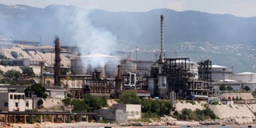 Požar u rafineriji Urinj kod Rijeke Požar u rafineriji Urinj kod Rijeke