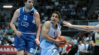 Zadar, 010610.
Dvorana Kresimir Cosic u Zadru. Druga finalna utakmica kosarkaskog prvenstva Hrvatske odigrana izmedju KK Zadar i KK Cibona.
Na slici: detalj iz igre
Foto: Andrija Lucic / CROPIX Zadar, 010610.
Dvorana Kresimir Cosic u Zadru. Druga finalna utakmica kosarkaskog prvenstva Hrvatske odigrana izmedju KK Zadar i KK Cibona.
Na slici: detalj iz igre
Foto: Andrija Lucic / CROPIX