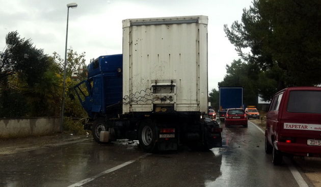 Prometna nesreća u Sukošanu 25. listopada 2011, Foto: Boris Kačan