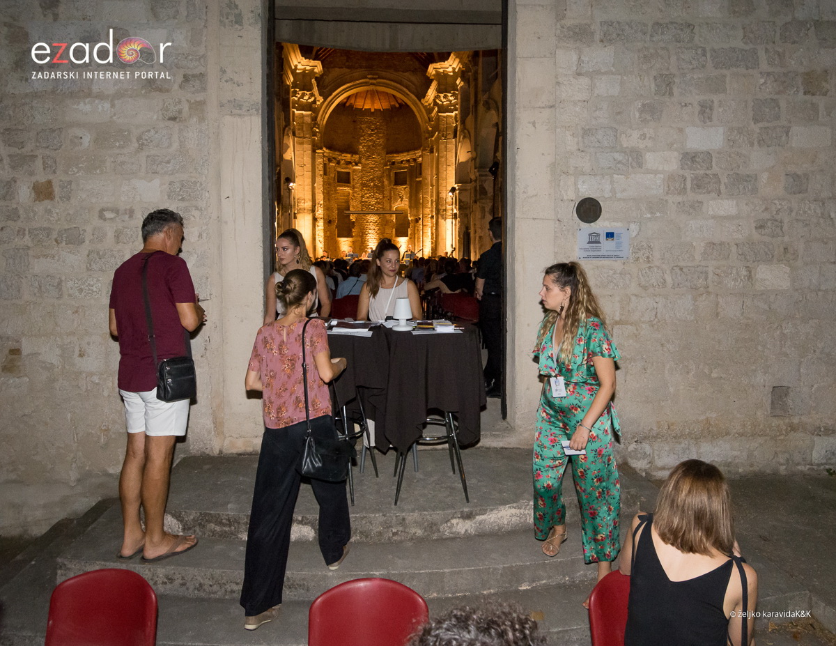 59. Glazbene večeri u sv. Donatu: Orkestar Epoque i gitarist Krešimir Bedek @ Crkva sv. Nikole