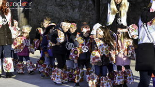 Paški zimski karneval 2018: Karnevalska povorka prošla ulicama grada do Pijace