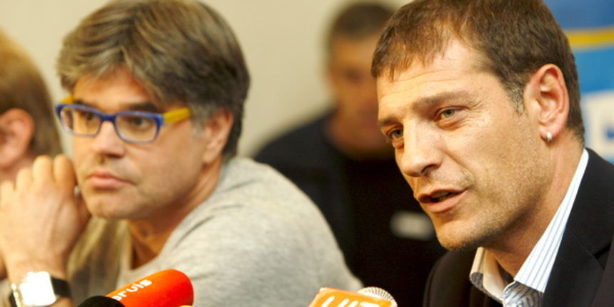 Zagreb, 161009. Hotel Sheraton. Konferencija za novinare Slavena Bilica na kojoj je obznanio da ostaje izbornik Hrvatske nogometne reprezentacije.  Na slici: Aljosa Asanovic i Slaven Bilic. Foto: Ronald Gorsic / CROPIX