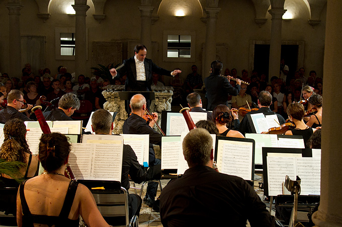 Orchestra Mitteleuropea u klaustru crkve Sv. Frane, Foto: Leo Banić