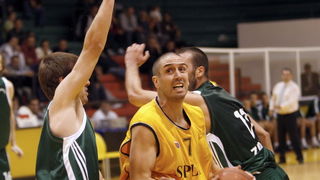 Split, 141011.Dvorana Gripe.Kosarkaska utakmica A-1 lige: Split – Borik Na slici: Toni Dijan (7)Foto: Vojko Basic / CROPIX Split, 141011.Dvorana Gripe.Kosarkaska utakmica A-1 lige: Split – Borik Na slici: Toni Dijan (7)Foto: Vojko Basic / CROPIX