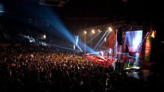 Karlovacko live: Halid Beslic i Crvena jabuka u dvorani Kresimir Cosic u Zadru, Foto: Leo Banic Karlovacko live: Halid Beslic i Crvena jabuka u dvorani Kresimir Cosic u Zadru, Foto: Leo Banic