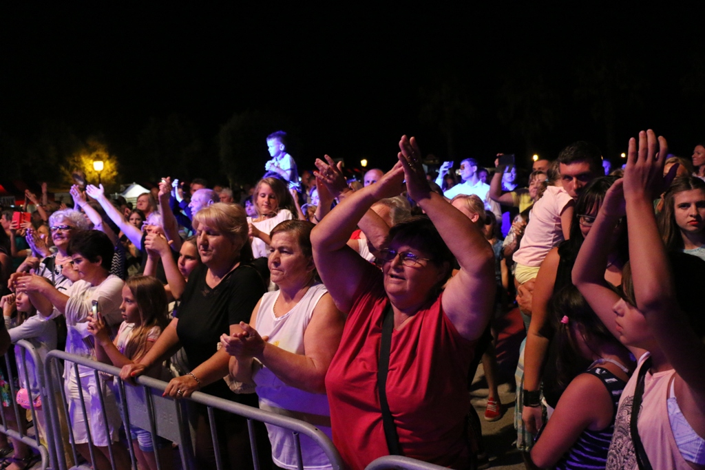 Virsko ljeto 2017: Gazde raspjevale i rasplesale Vir Virsko ljeto 2017: Gazde raspjevale i rasplesale Vir