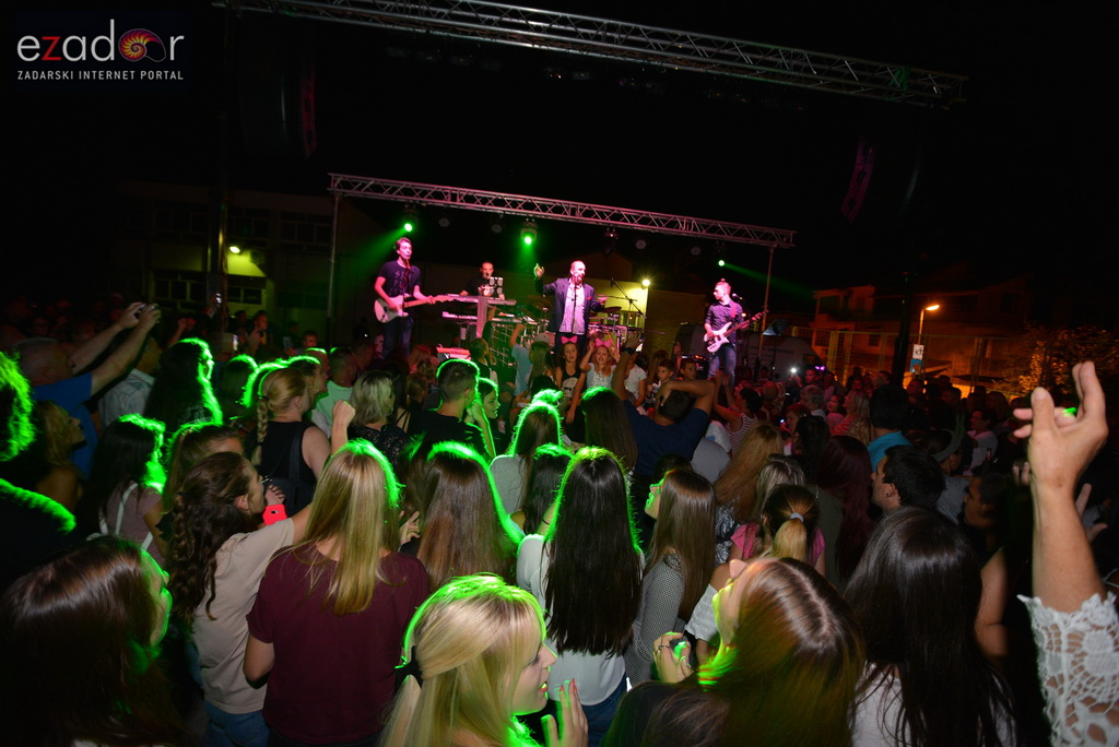 Stanarska fešta 2017: Mladen Grdović i Ivica Sikirić Ićo raspjevali Stanarce i njihove goste Stanarska fešta 2017: Mladen Grdović i Ivica Sikirić Ićo raspjevali Stanarce i njihove goste