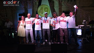 Svečani doček svjetskih prvaka Mihovila i Šime Fantele na Narodnom trgu Svečani doček svjetskih prvaka Mihovila i Šime Fantele na Narodnom trgu