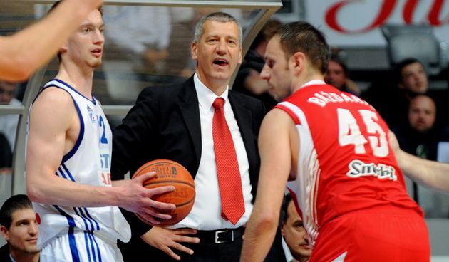 Zadar, 100511. Dvorana Kresimir Cosic u Zadru, 13. kolo lige za prvaka,  Zadar –  Cedevita.  Na fotografiji: trener Cedevite Aco Petrovic. Foto: Andrija Lucic / CROPIX