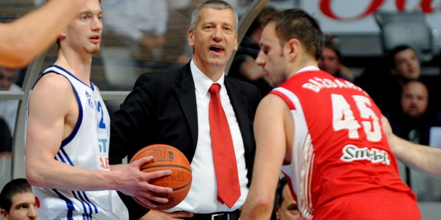 Zadar, 100511. Dvorana Kresimir Cosic u Zadru, 13. kolo lige za prvaka, Zadar – Cedevita. Na fotografiji: trener Cedevite Aco Petrovic. Foto: Andrija Lucic / CROPIX Zadar, 100511. Dvorana Kresimir Cosic u Zadru, 13. kolo lige za prvaka, Zadar – Cedevita. Na fotografiji: trener Cedevite Aco Petrovic. Foto: Andrija Lucic / CROPIX