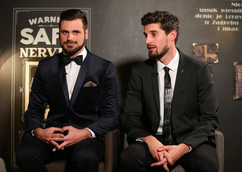 2CELLOS održali promociju novog albuma “Score” u kavani Johann Franck 2CELLOS održali promociju novog albuma “Score” u kavani Johann Franck