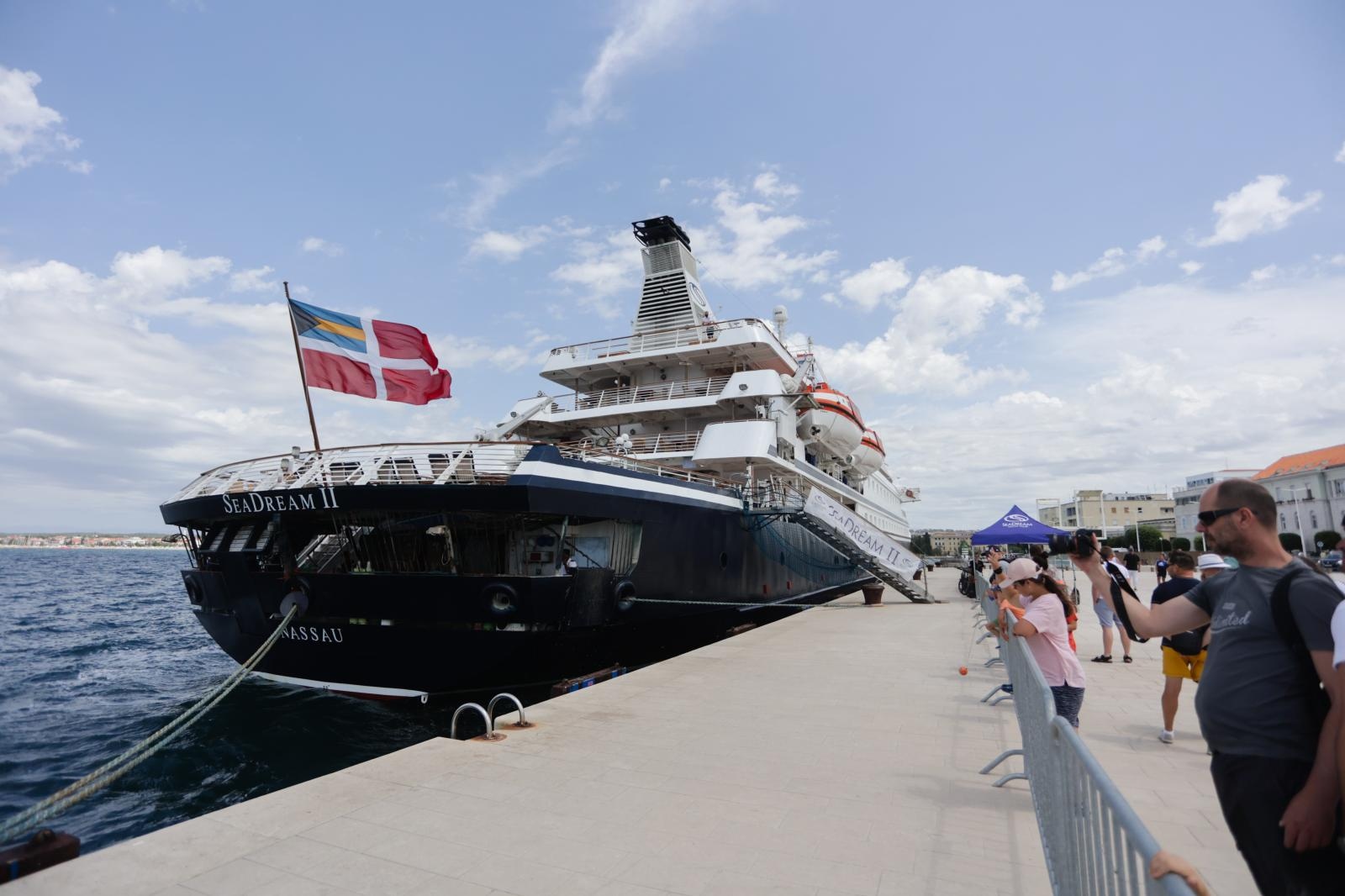 U Zadar uplovio prvi kruzer ove godine