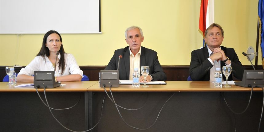 Mihaela Kadija, Stipe Zrilić i Božidar Kalmeta, foto: zadarska-zupanija.hr Mihaela Kadija, Stipe Zrilić i Božidar Kalmeta, foto: zadarska-zupanija.hr