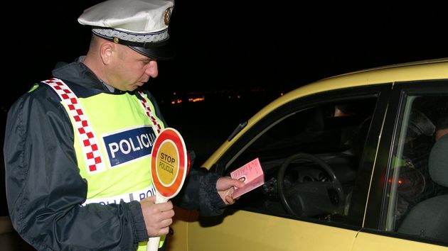 policija