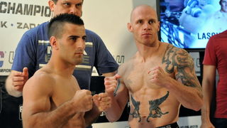 Zadar, 090513.
Sluzbeno vaganje sudionika za borilacki spektakl FFC 04 koji se sutra odrzava u dvorani na Visnjiku.
Foto: Luka Gerlanc / CROPIX Zadar, 090513.
Sluzbeno vaganje sudionika za borilacki spektakl FFC 04 koji se sutra odrzava u dvorani na Visnjiku.
Foto: Luka Gerlanc / CROPIX