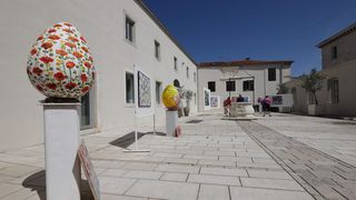 Uskrsna izložba u atriju palače Cedulin Uskrsna izložba u atriju palače Cedulin