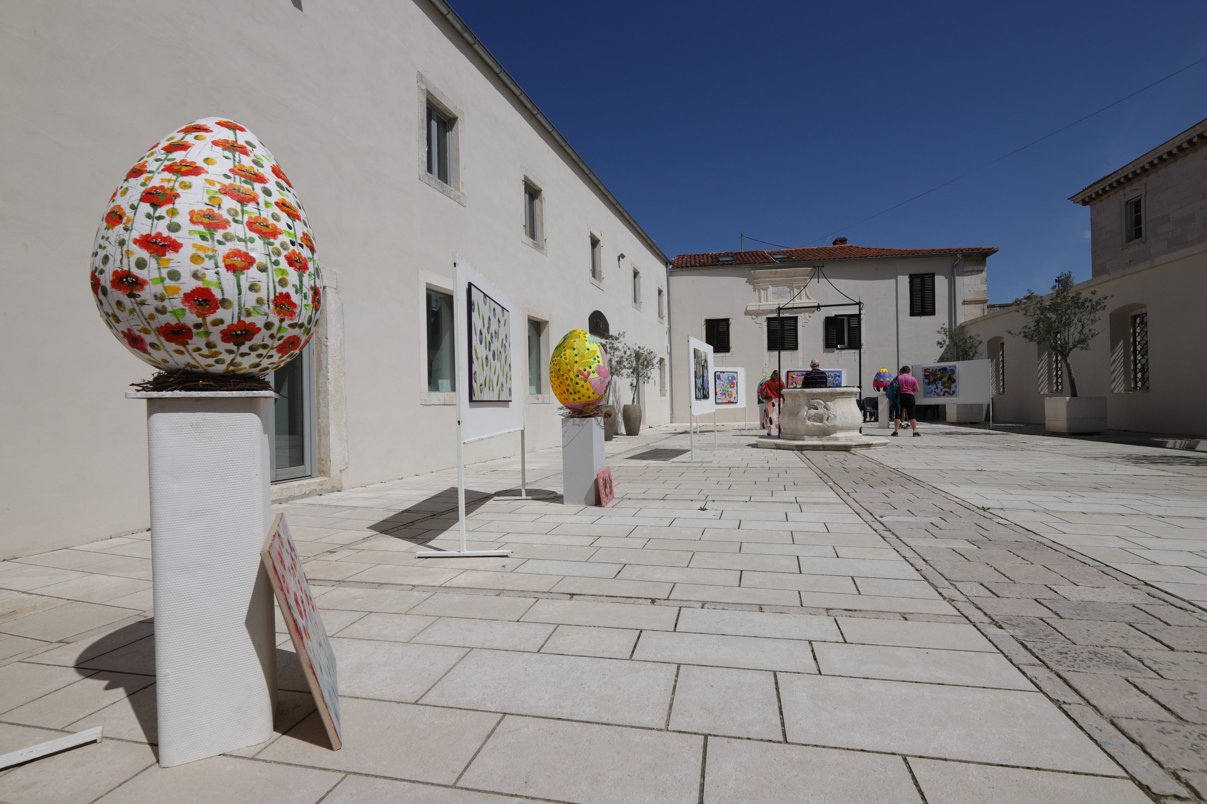 Uskrsna izložba u atriju palače Cedulin Uskrsna izložba u atriju palače Cedulin