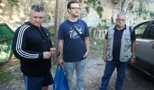 Zacetnici inicijative vracanja imena Kalelarga Sirokoj ulici spalili su sve prikupljene potpise gradjana nakon sto nisu naisli na razumijevanje gradskih vlasti. Photo: Dino Stanin/PIXSELL