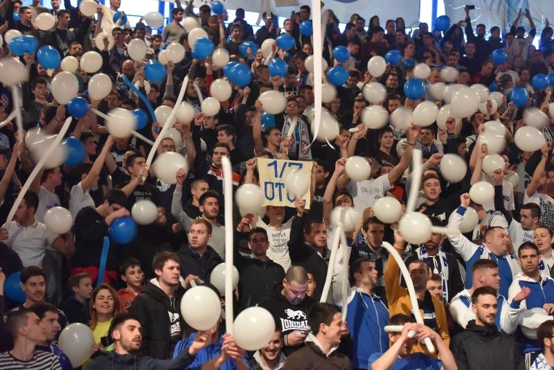 Humanitarno gledanje utakmic Zadar-Cibona (85-84) u Jazinama