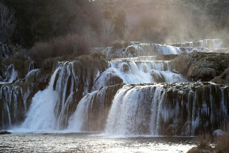 Ledena zimska idila na slapovima Krke Ledena zimska idila na slapovima Krke