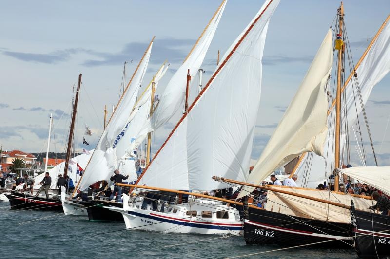 Murter: Po jakoj buri održana je tredicionalna 18. regata Latinsko idro – Murter 2015. Photo: Duško Jaramaz/PIXSELL Murter: Po jakoj buri održana je tredicionalna 18. regata Latinsko idro – Murter 2015. Photo: Duško Jaramaz/PIXSELL