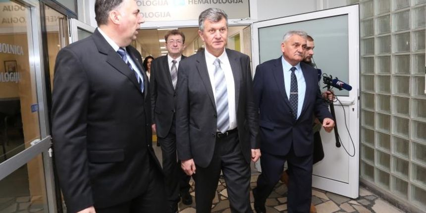 Ministar Kujundžić otvorio obnovljeni odjel hematologije i nefrologije Ministar Kujundžić otvorio obnovljeni odjel hematologije i nefrologije