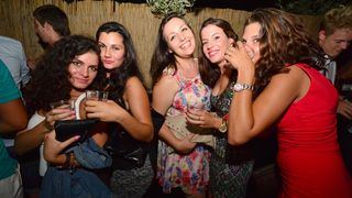 Subotnja zabava u Noštromo i Vagabundo barovima na Viru ; foto Iva Perinčić