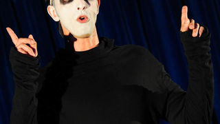 17. Zadarsko kazališno ljeto: Multimedijalni performans “Diva”, Edvin Liverić, foto: N. Marčev 17. Zadarsko kazališno ljeto: Multimedijalni performans “Diva”, Edvin Liverić, foto: N. Marčev