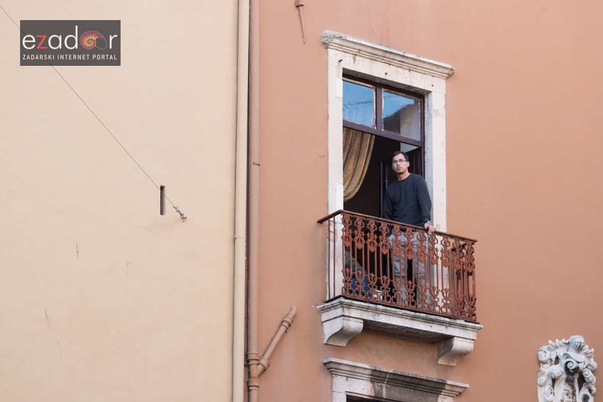 Zadarski karneval 2018: Povorka maškaranih skupina od Gradskih vrata preko Foruma do Narodnog trga Zadarski karneval 2018: Povorka maškaranih skupina od Gradskih vrata preko Foruma do Narodnog trga