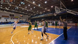 Fešta u povodu 80. rođendana Pina Giergie: Vetarani KK Zadar – Veterani KK Olimpija Fešta u povodu 80. rođendana Pina Giergie: Vetarani KK Zadar – Veterani KK Olimpija