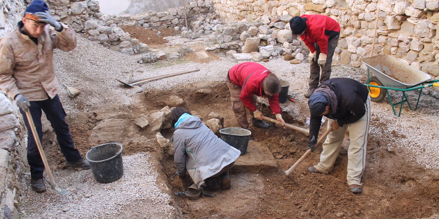 Arheološki muzej Zadar provodi istraživanja u Starom gradu Pagu