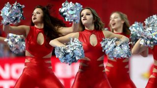 Plesačice zabavljale gledatelje na utakmici Norveške i Bjelorusije Plesačice zabavljale gledatelje na utakmici Norveške i Bjelorusije